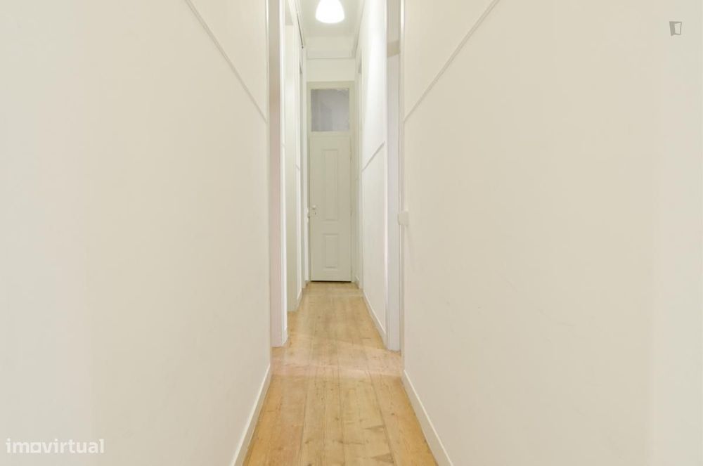 Quarto - localizado em Alcântara Lisbon