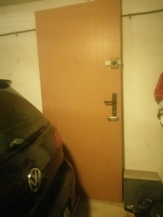 Dzwi wejściowe z zamkiem klamka i wizjerem.Okazja!