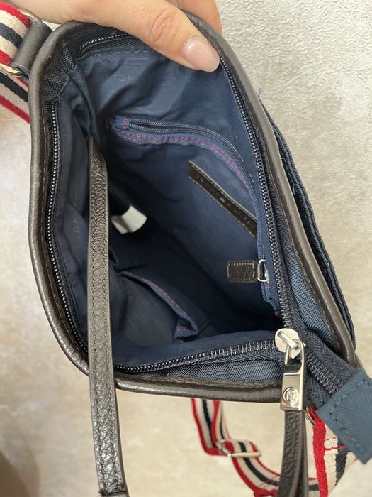 Продам чоловічу сумку-месенджер Tommy Hilfiger