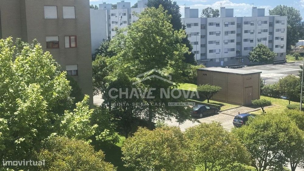 Apartamento T3 situado na zona de Coimbrões