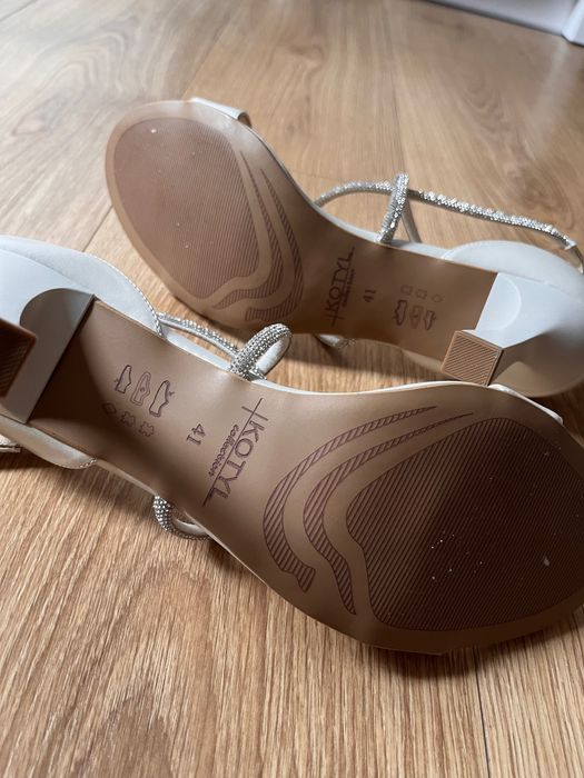 Buty ślubne kotyl