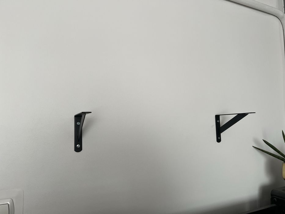 Półka scienna masywna z grubego litego drewna