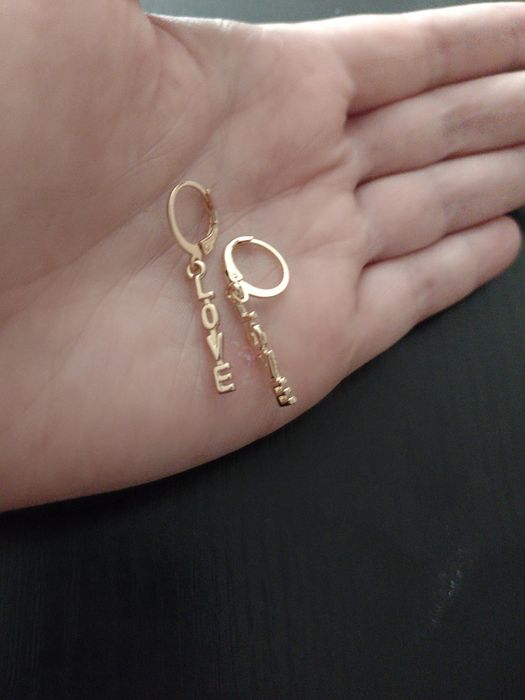 Sprzedam piękne kolczyki love