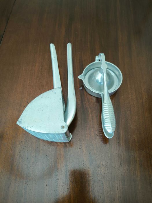 Bule (pequeno) vintage de louça asiática pintado à mão