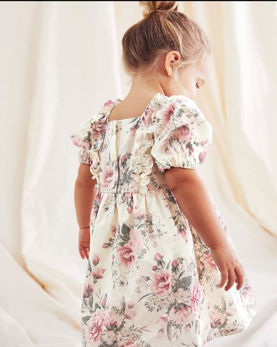 Нереальна сукня вад next 3-4 роки. 98-104