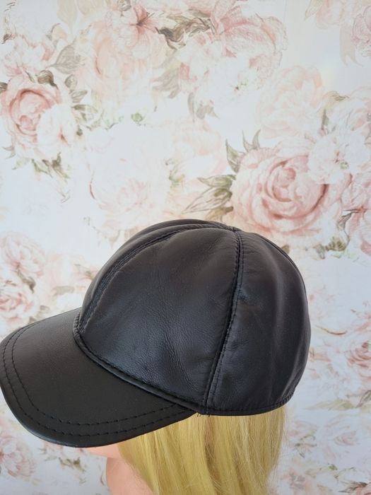 Skórzana czapka z daszkiem handmade