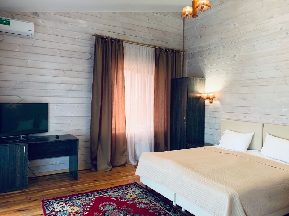 Посуточная аренда дома 460 кв., 6 раздельных спален. Сауна.