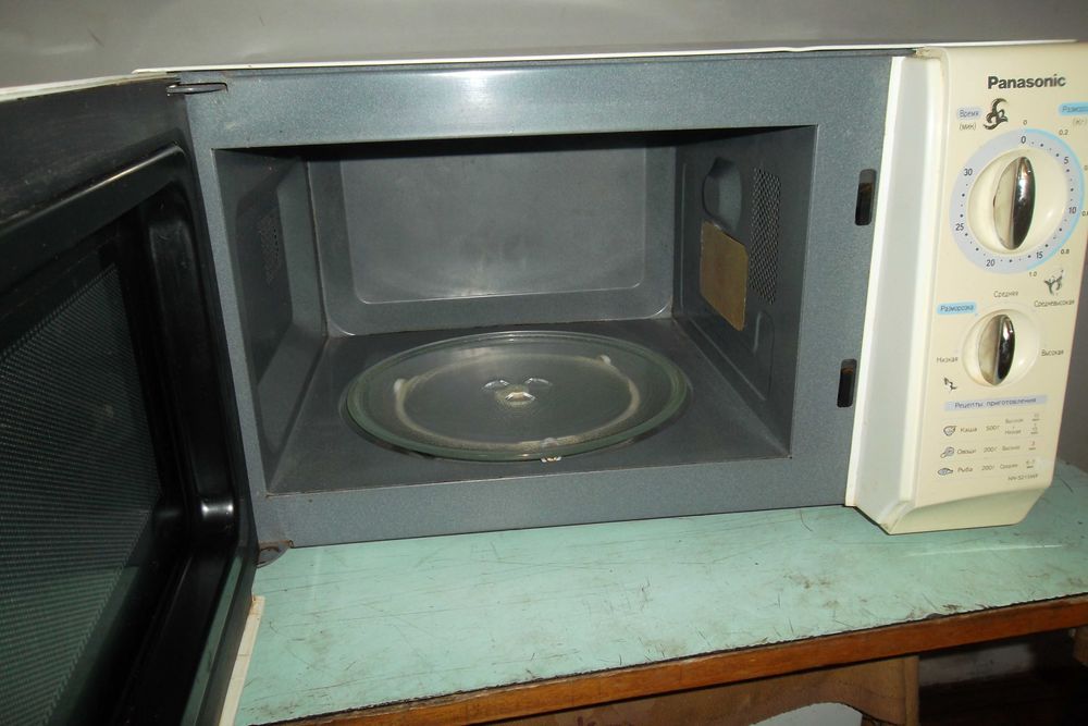 Продам микроволновку  Panasonic