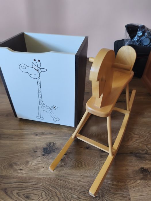 Konik na biegunach drewniany