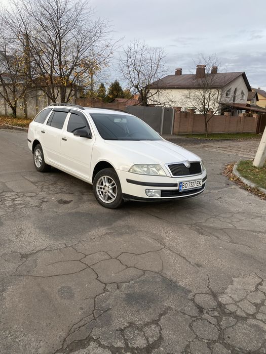 Продам автомобиль Шкода Октавия
