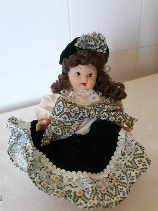 Boneca de porcelana coleção