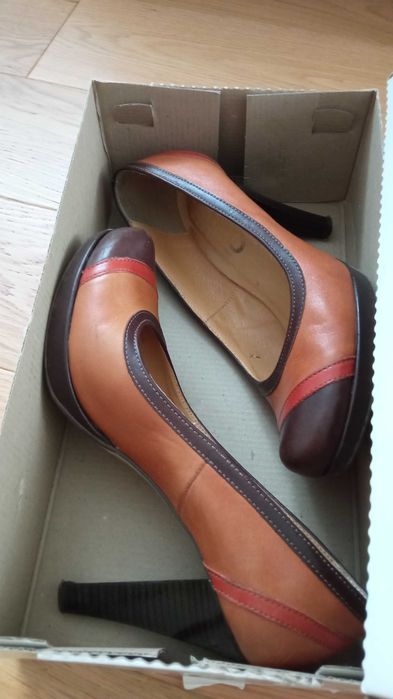 eleganckie skórzane buty firmy EDEO