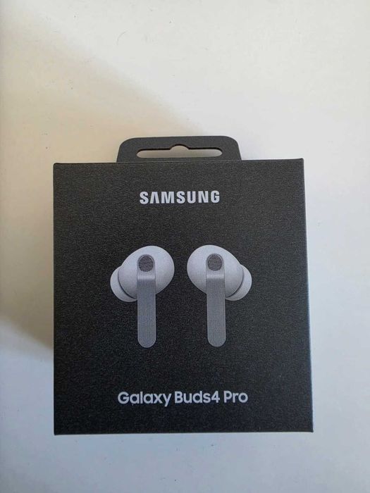 Samsung Galaxy Buds4 Pro - Brancos - Novos selados