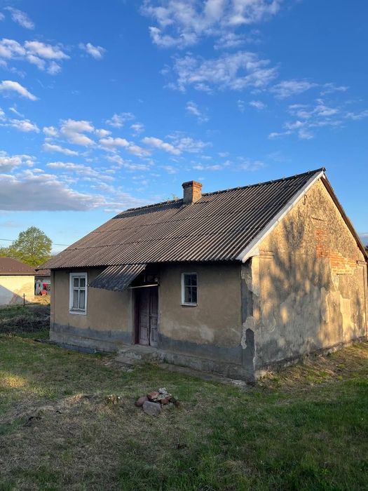Продаж будинку в селі
