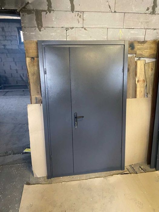 Металеві двері. Спів праця з ОСББ та ЖК.