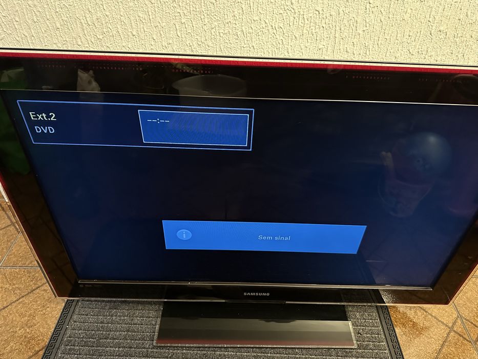 Grande TV samsung com comando novo