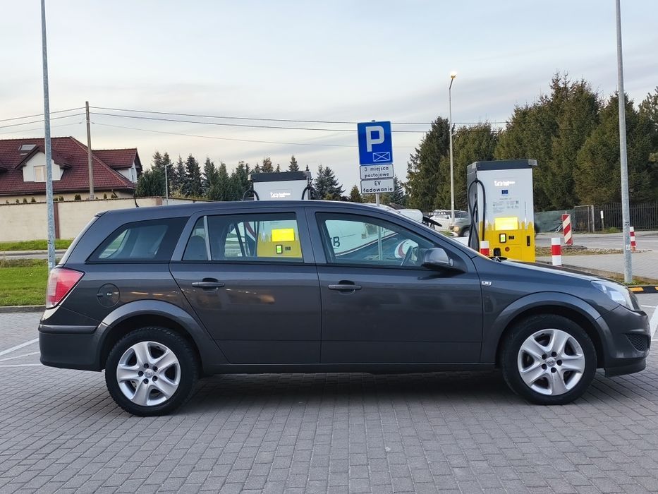 Opel Astra H 1.6 Benzyna Rok 2012 Przebieg 256 tys Salon Polska