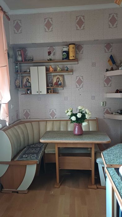 Здам кімнату (приміщення) з кухнею в довгострокову аренду