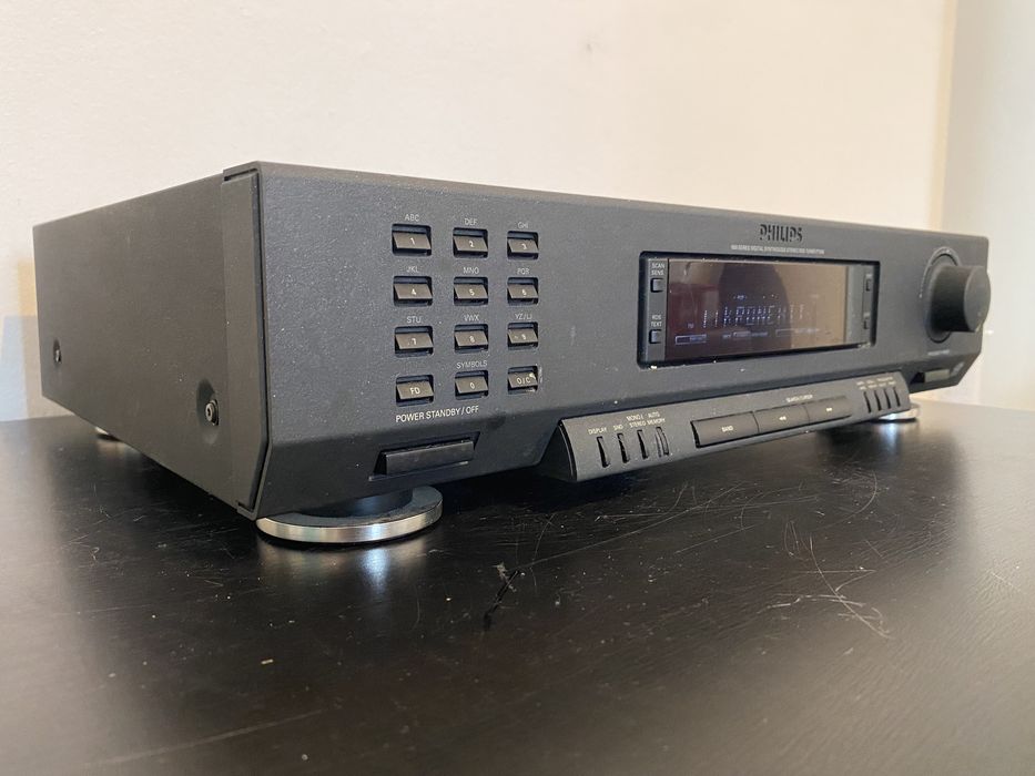 Тюнер стерео FM Philips 70FT 930