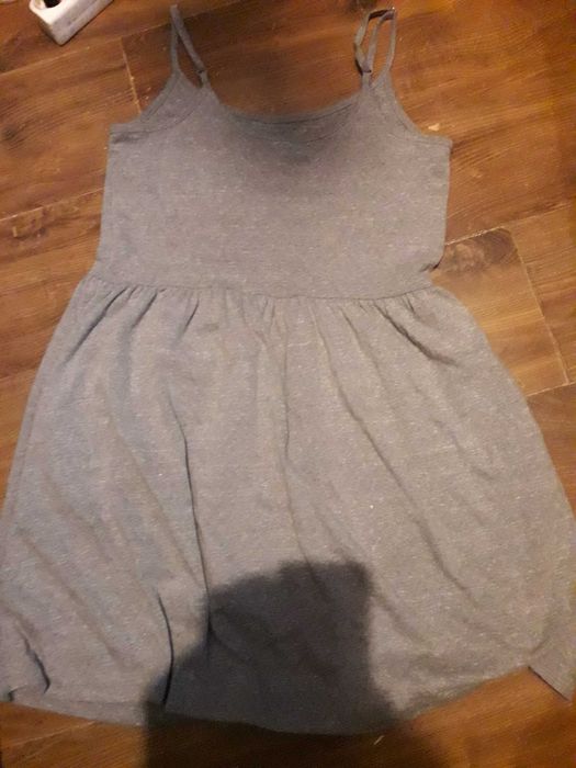 sukienka na ramioczkach