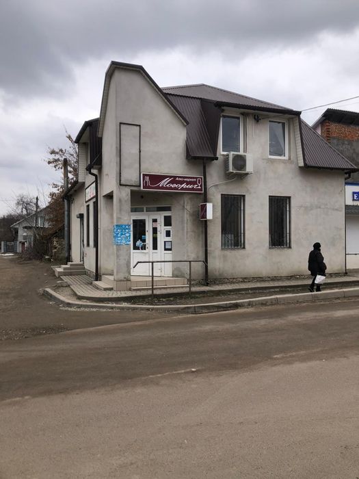 Продам приміщення комерційного використання у центрі м.Збараж