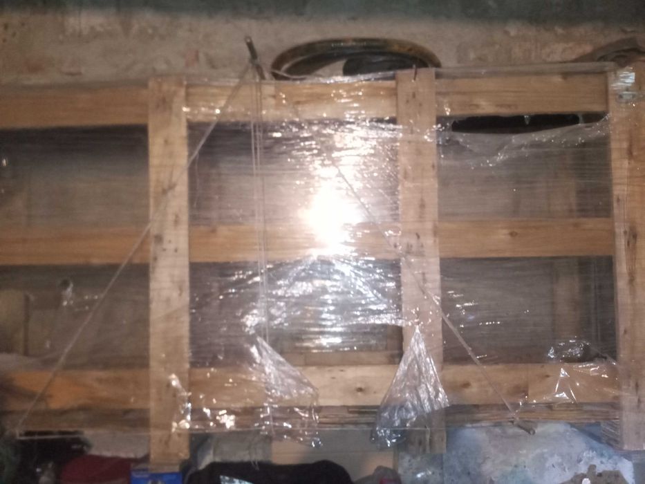 Вітрове лобове скло Mercedes L381 (1619-1838-1938-2632)  (1974-1998)