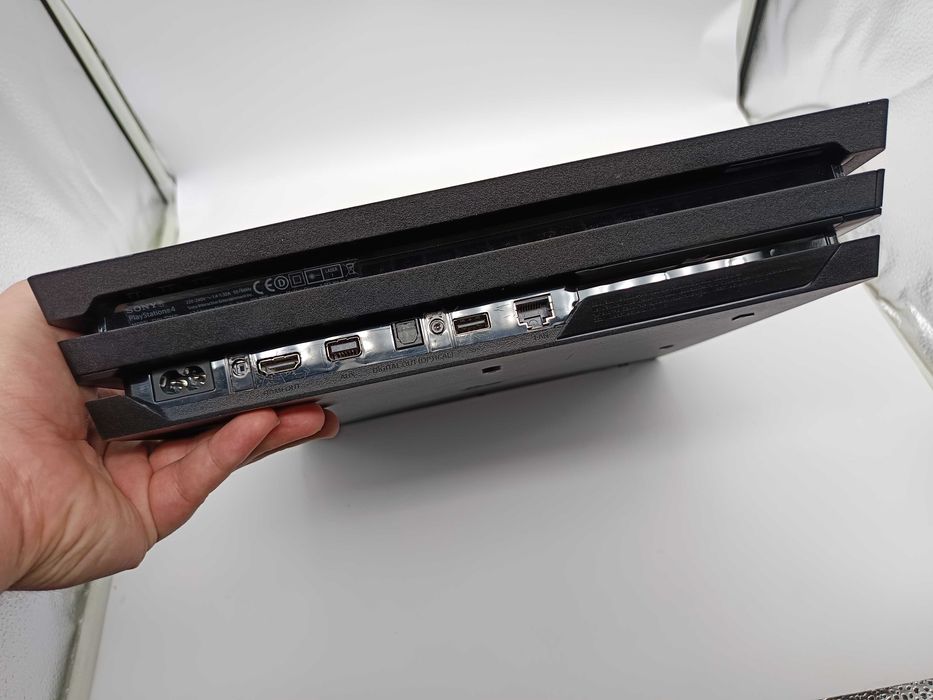 konsola sony playstation 4 pro 1tb czarny + pad + okablowanie