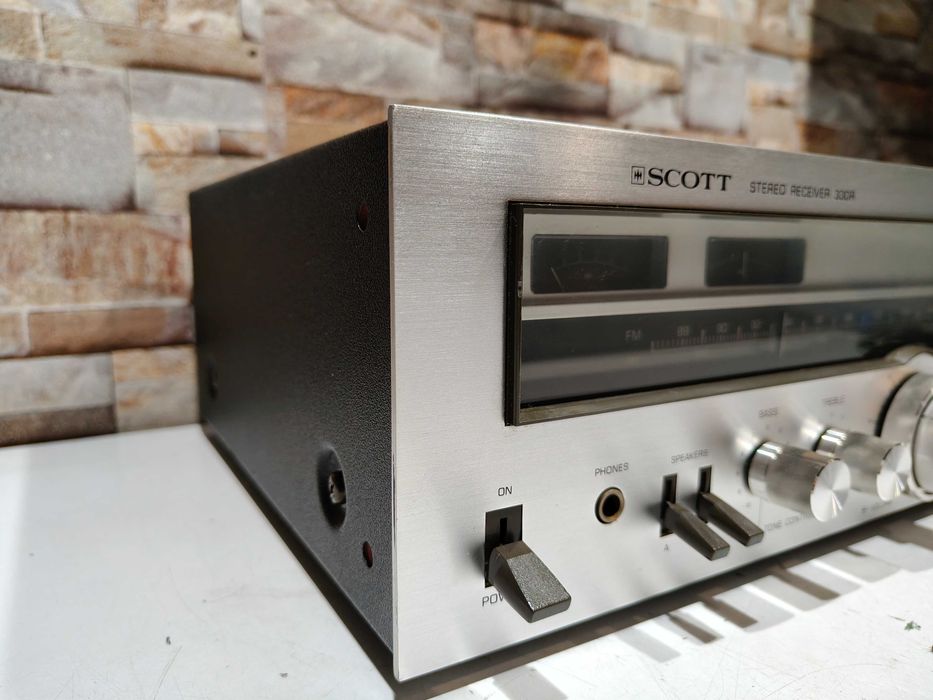 Amplituner Scott 330N