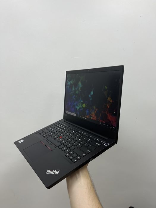 ультрабук Lenovo ThinkPad E14 IPS i5 4 ядра / 8gb ddr4 / SSD