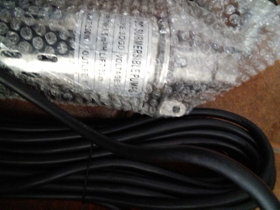 Bomba de água submersível de 24v  e 200w