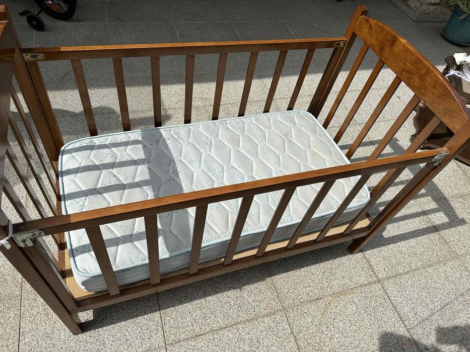 Cama de bebe com colchão
