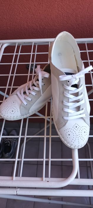 Ténis em pele Novos