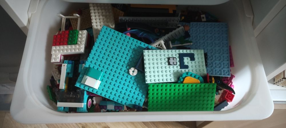 Komoda Ikea z klockami lego