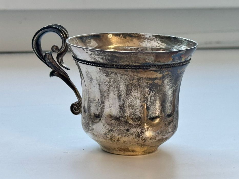 Продам чашку с блюдцем из серебра