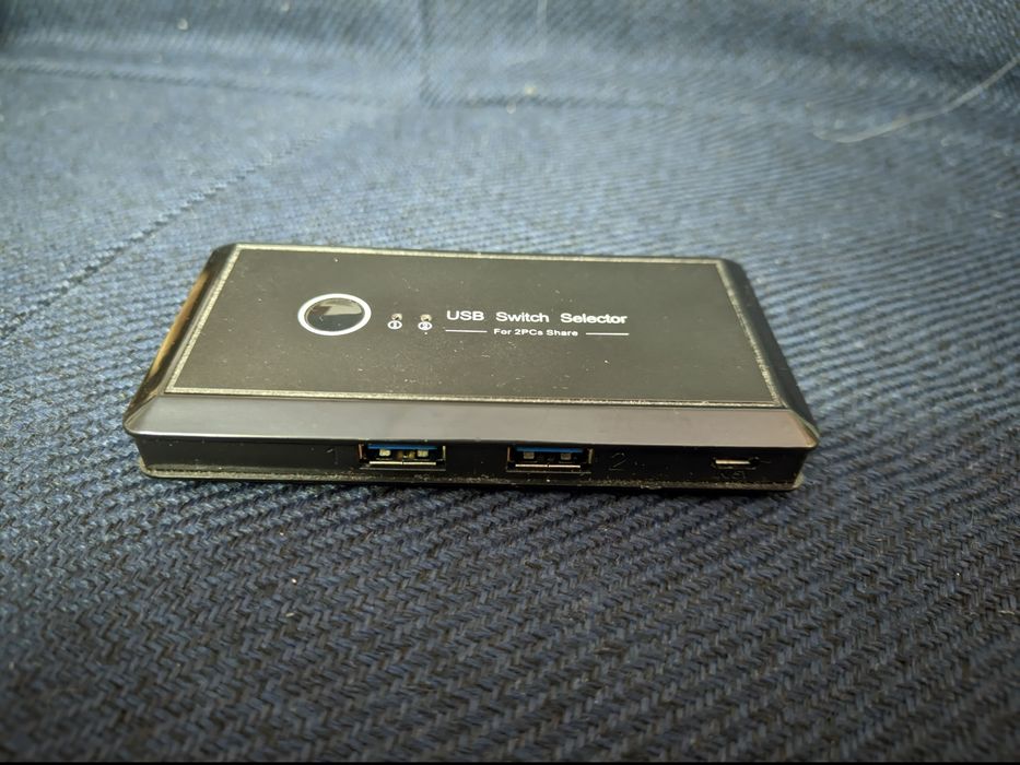 USB Hub 3.0 - duas portas Input/ 4 Output
