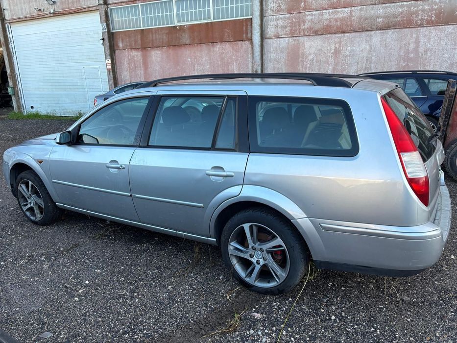 Ford Mondeo Gasolina de 2001 para peças