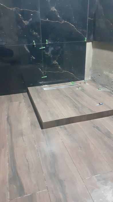 Поклейка плитки и обои.