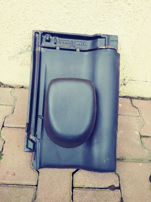 W Twoją dachówkę kominek wentylacyjny sanitarny Ceramiczny