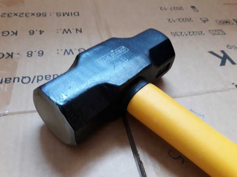 Marreta grande com cabo de fibra