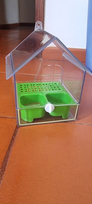 Vendo comedouro pássaros NOVO