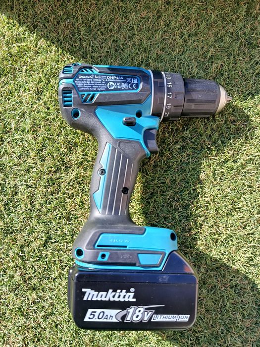 Makita DHP485RTJ 18V Brushless – 2× Baterias 5.0Ah & Makpac
