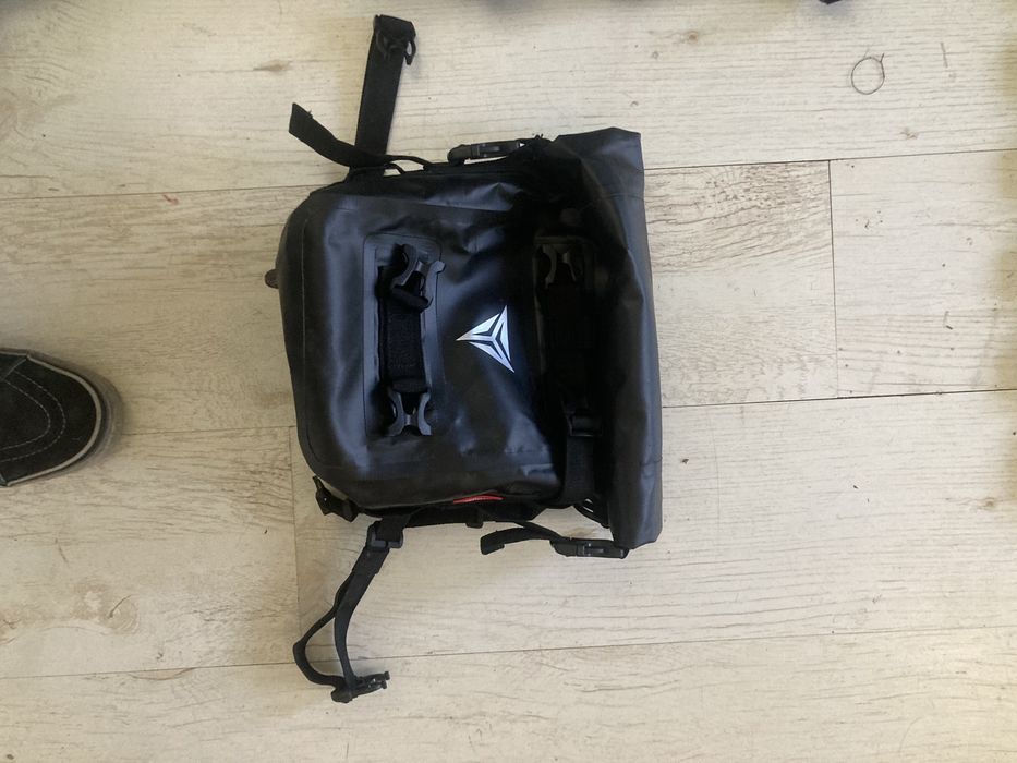 Сумки для мотоцикла, с ремнями крепления