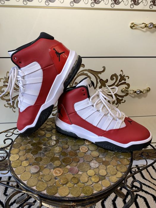 Высокие кожаные кеды кроссы кроссовки nike air jordan max aura 36