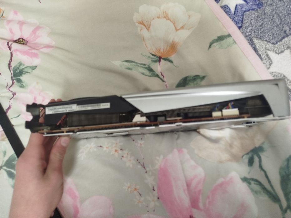 Відеокарта rx5700xt