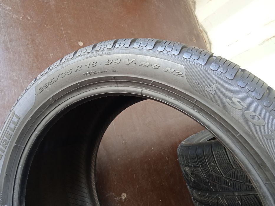 Opony Zimowe 295/35R18 Pirelli Sottozero Para