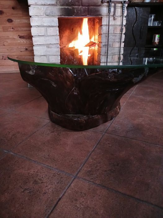 Стіл журнальний.