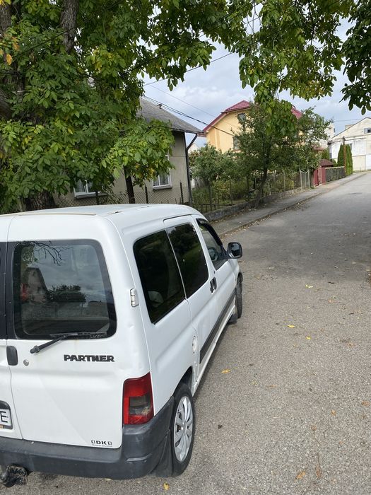 В Продажі Пежо Партнер