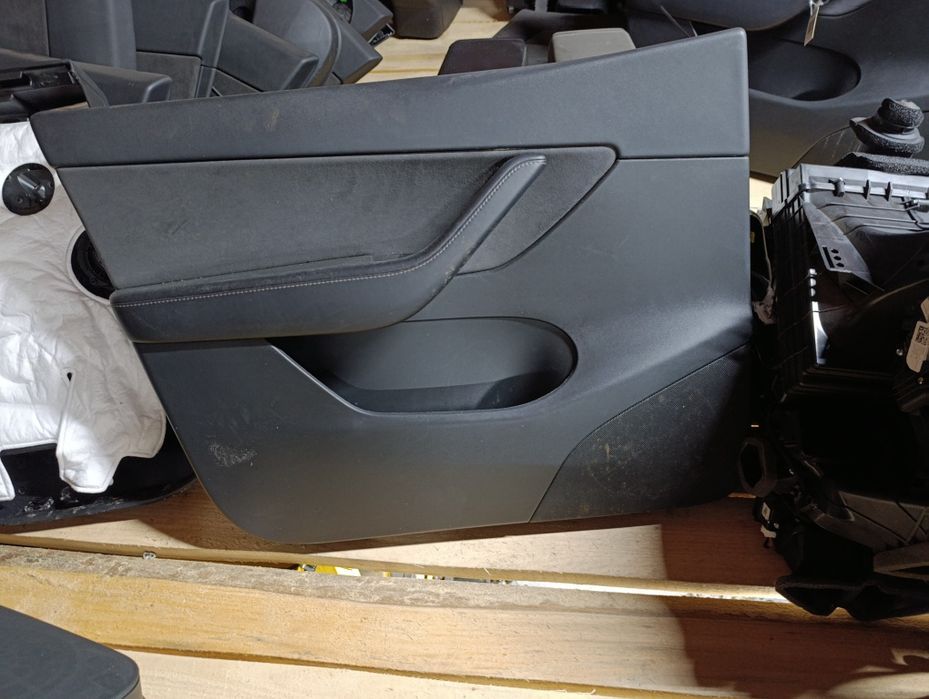 Передня Дверна карта водія Tesla model Y