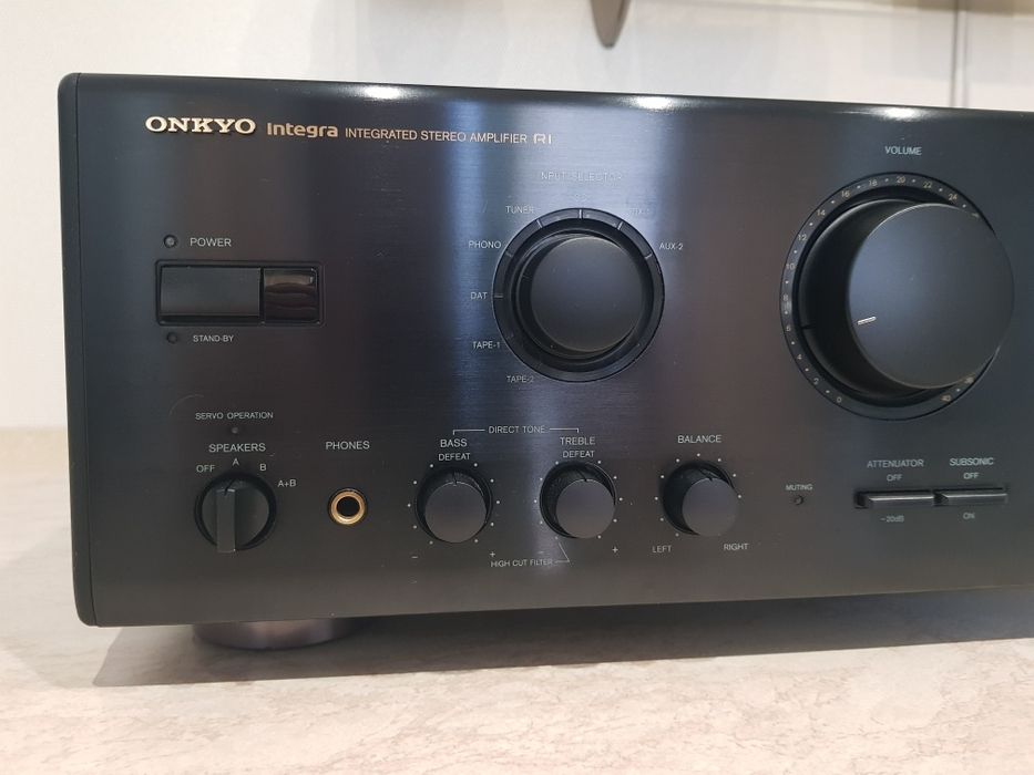 ONKYO Integra A-8850.  Усилитель. Отличное состояние