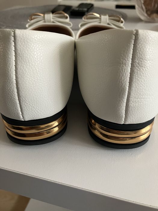 Damskie buty z noskiem